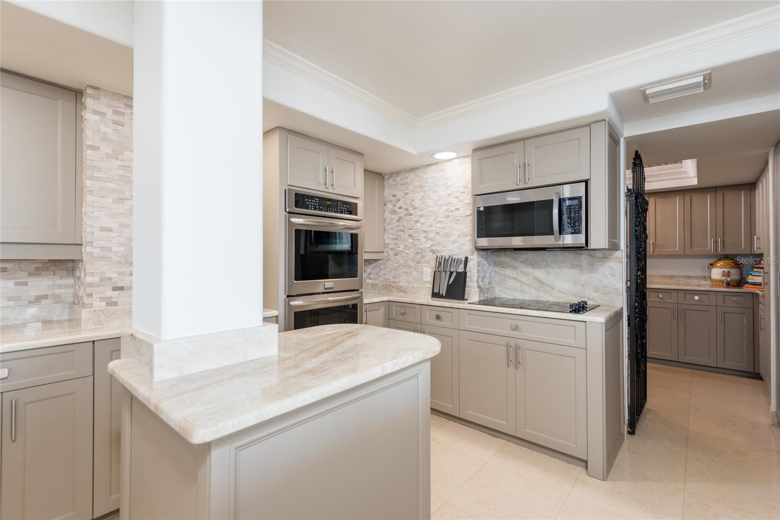 Image 22 of 56 For 5700 Mariner Street 702