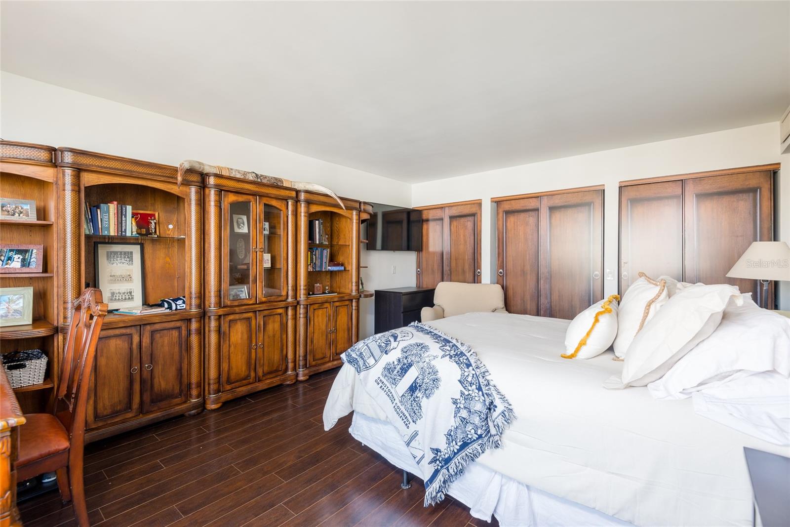 Image 40 of 56 For 5700 Mariner Street 702