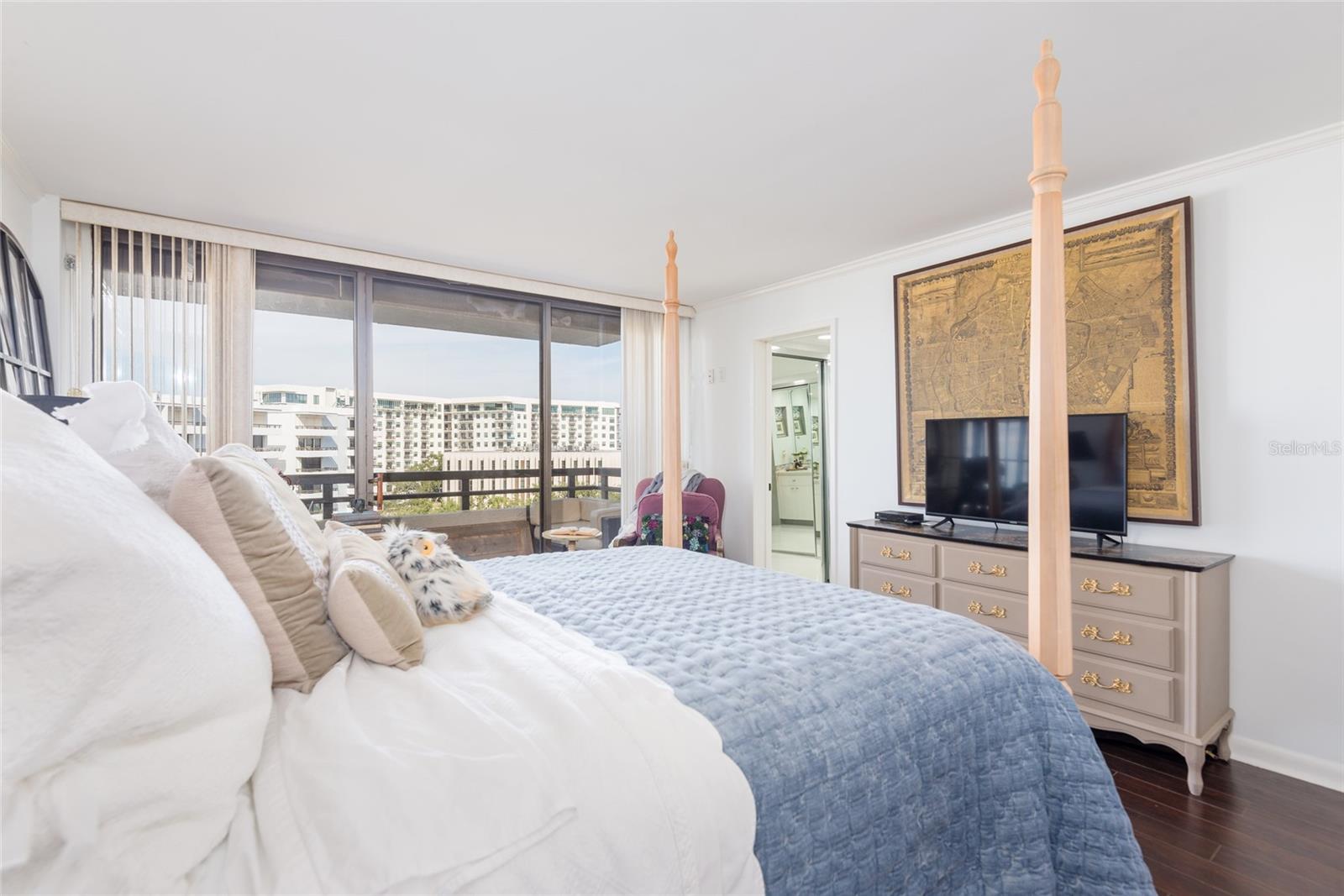 Image 46 of 56 For 5700 Mariner Street 702