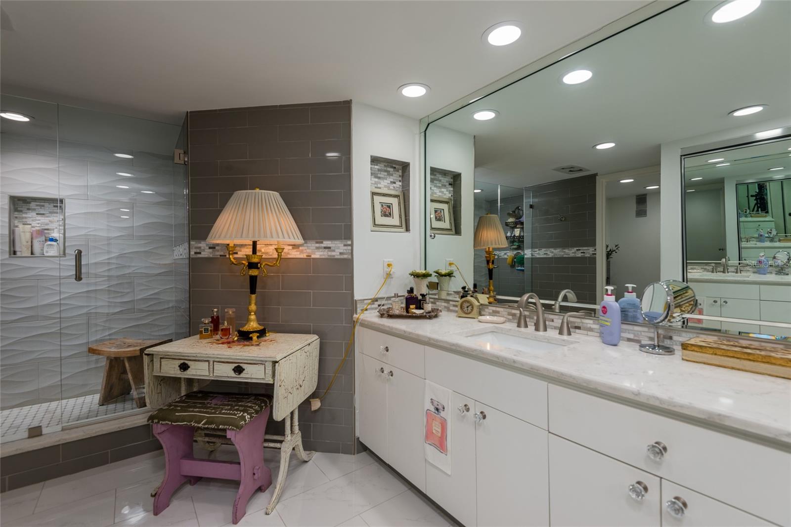 Image 48 of 56 For 5700 Mariner Street 702