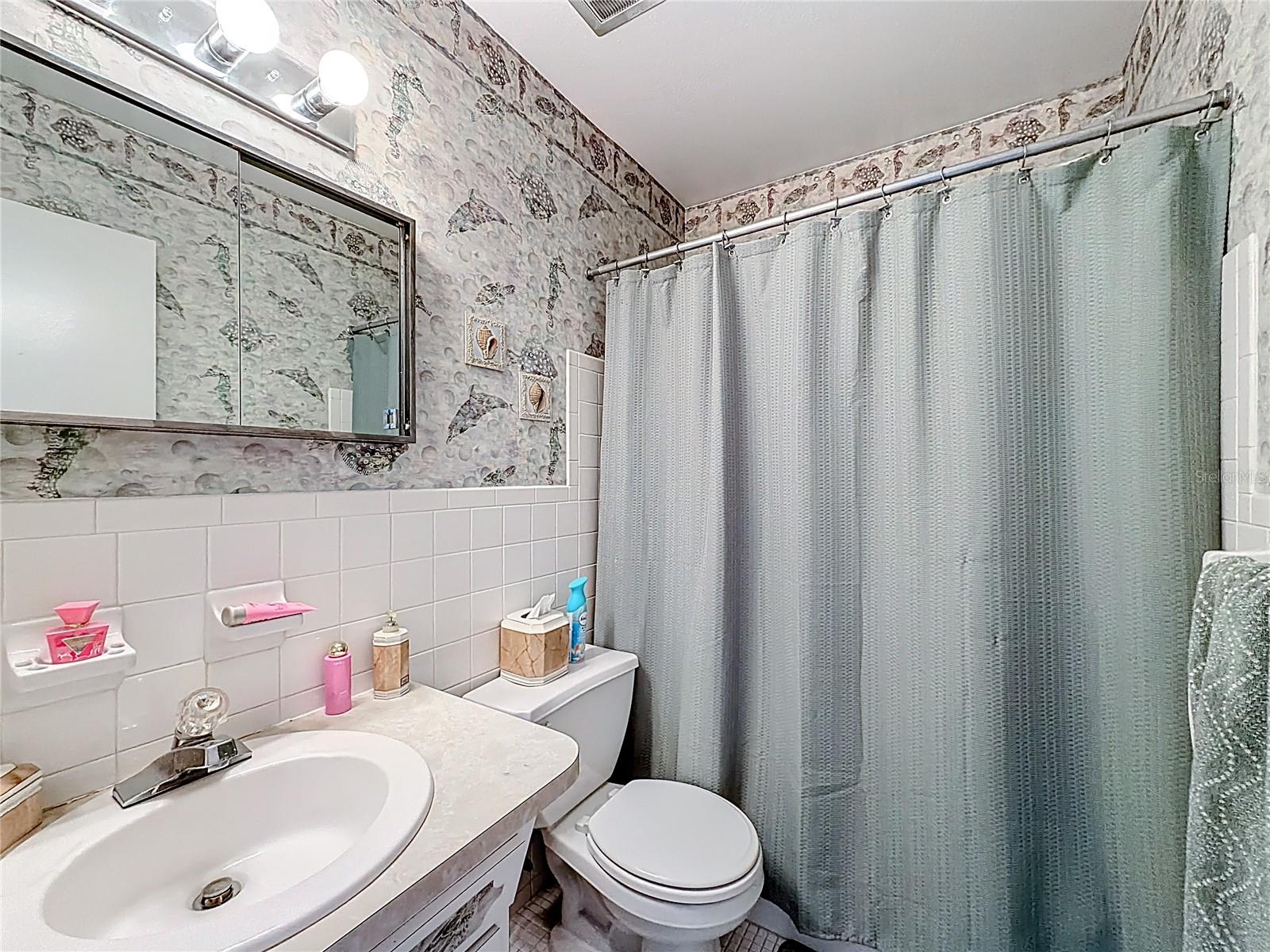 Listing photo id 13 for 2459 Columbia Drive 31