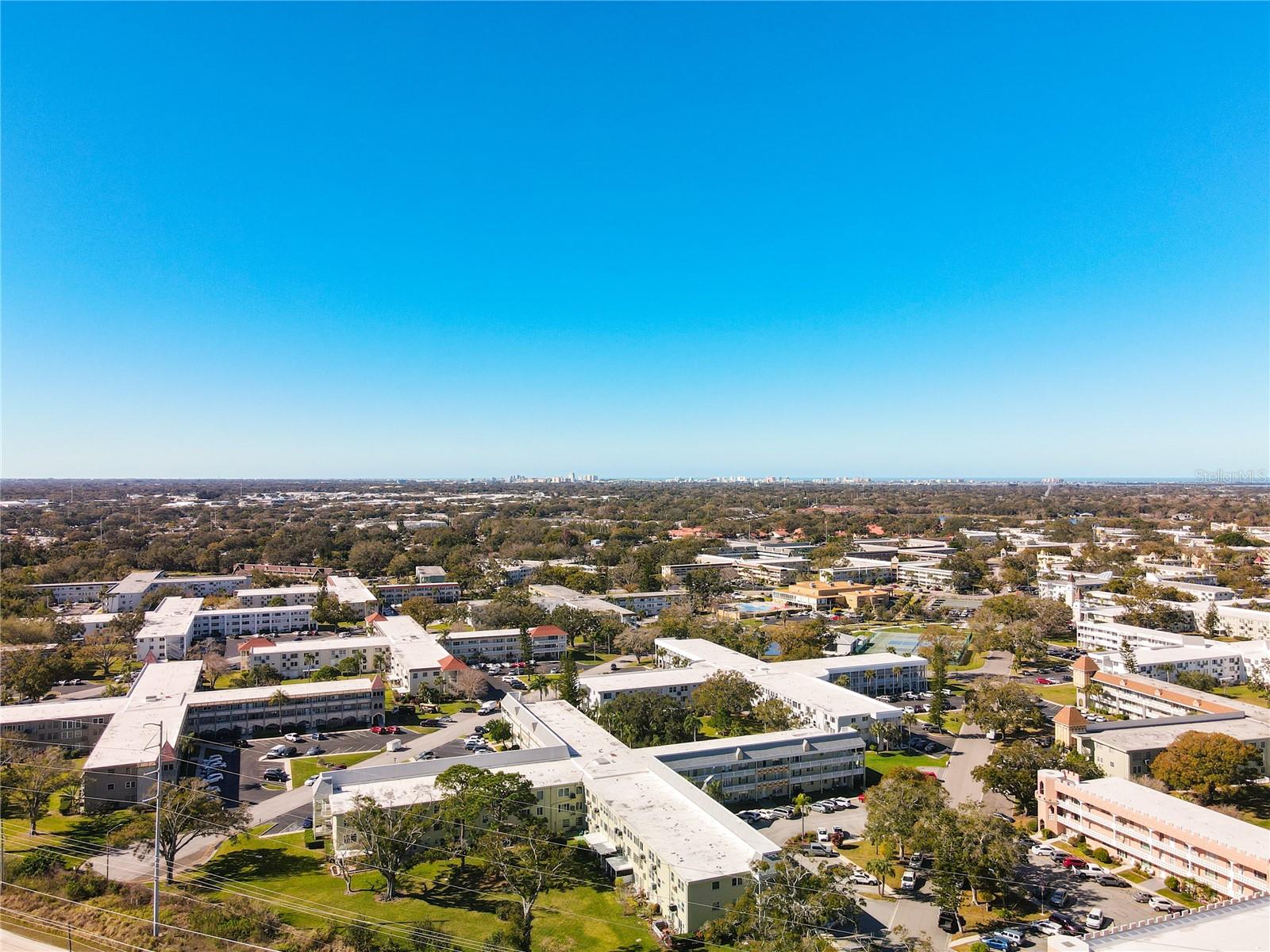 Listing photo id 16 for 2459 Columbia Drive 31