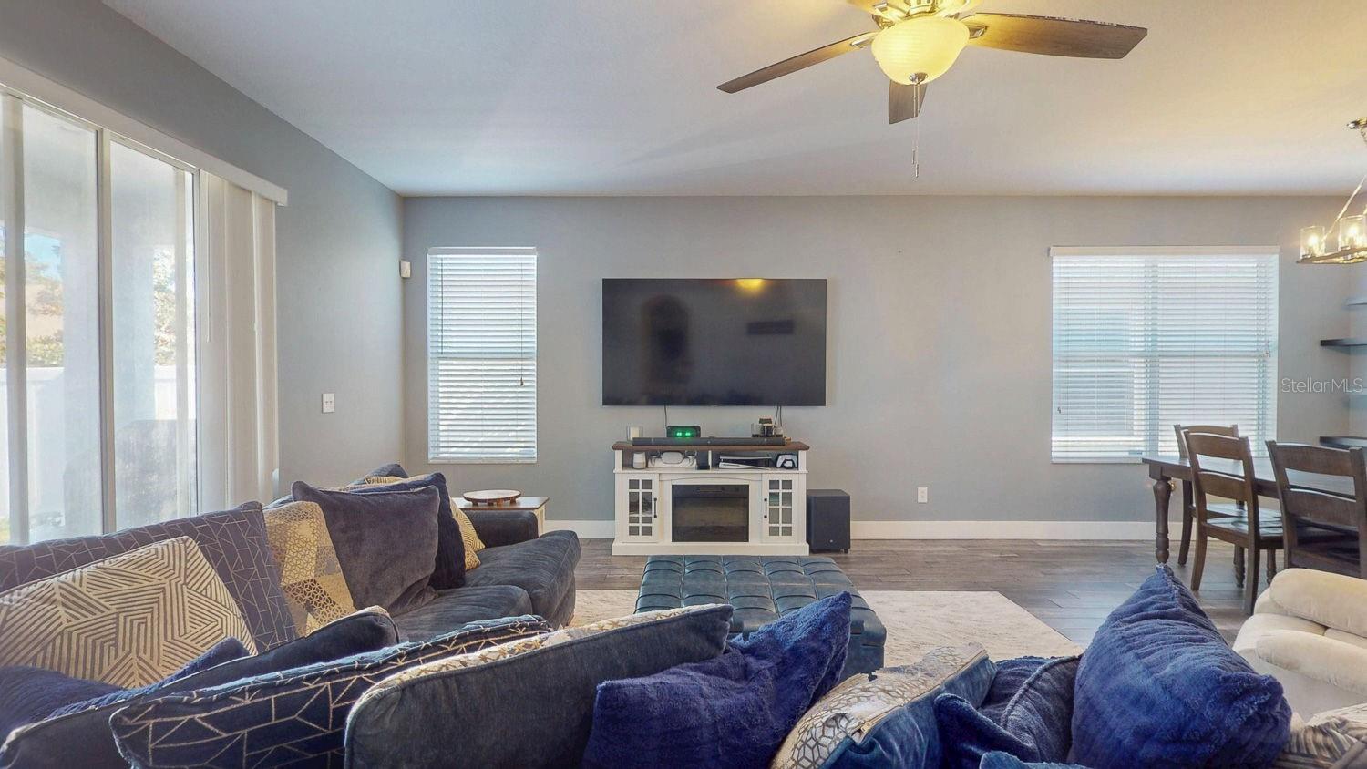 Image 25 of 60 For 15819 Cedar Elm Terrace