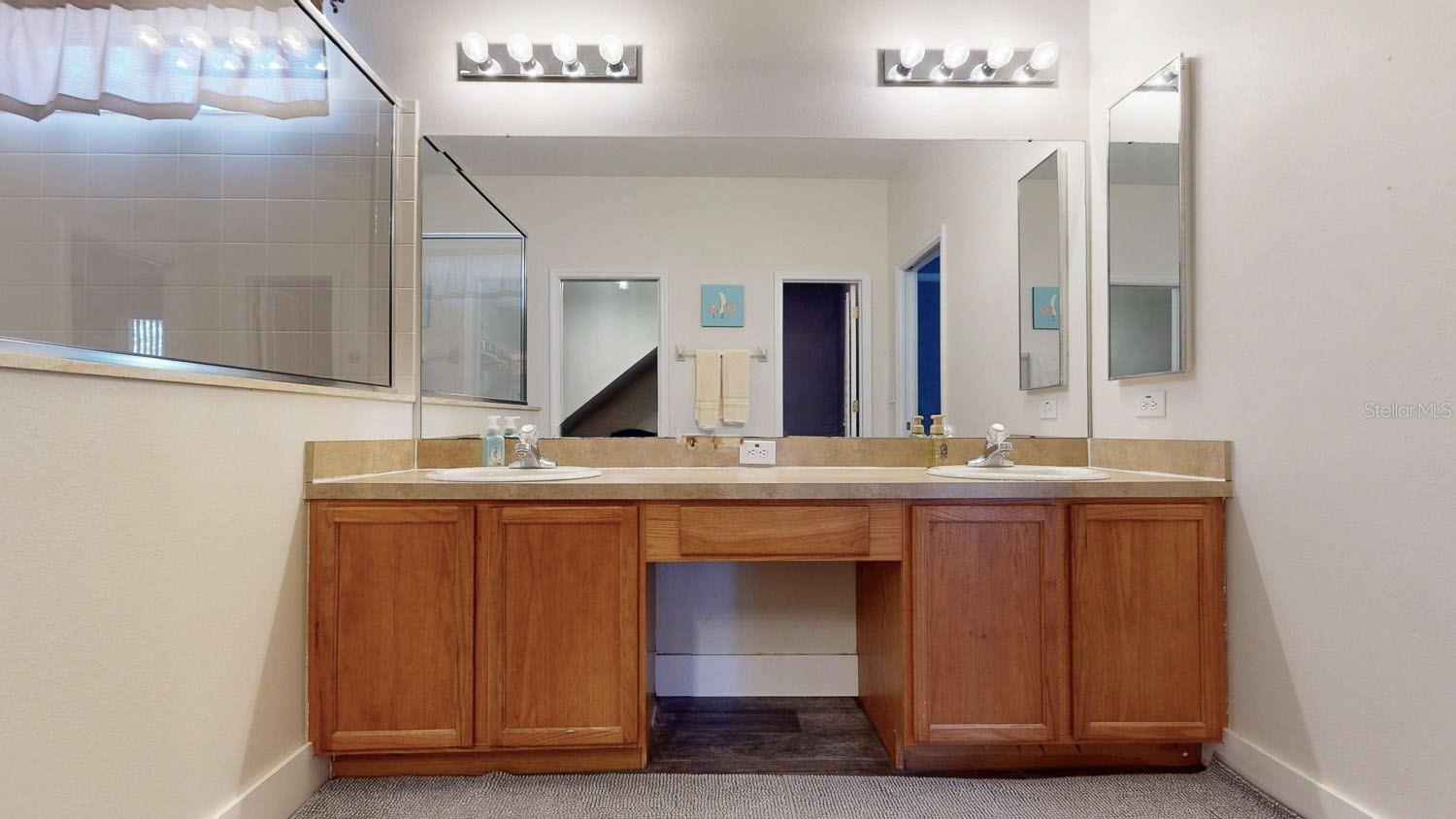 Image 37 of 60 For 15819 Cedar Elm Terrace