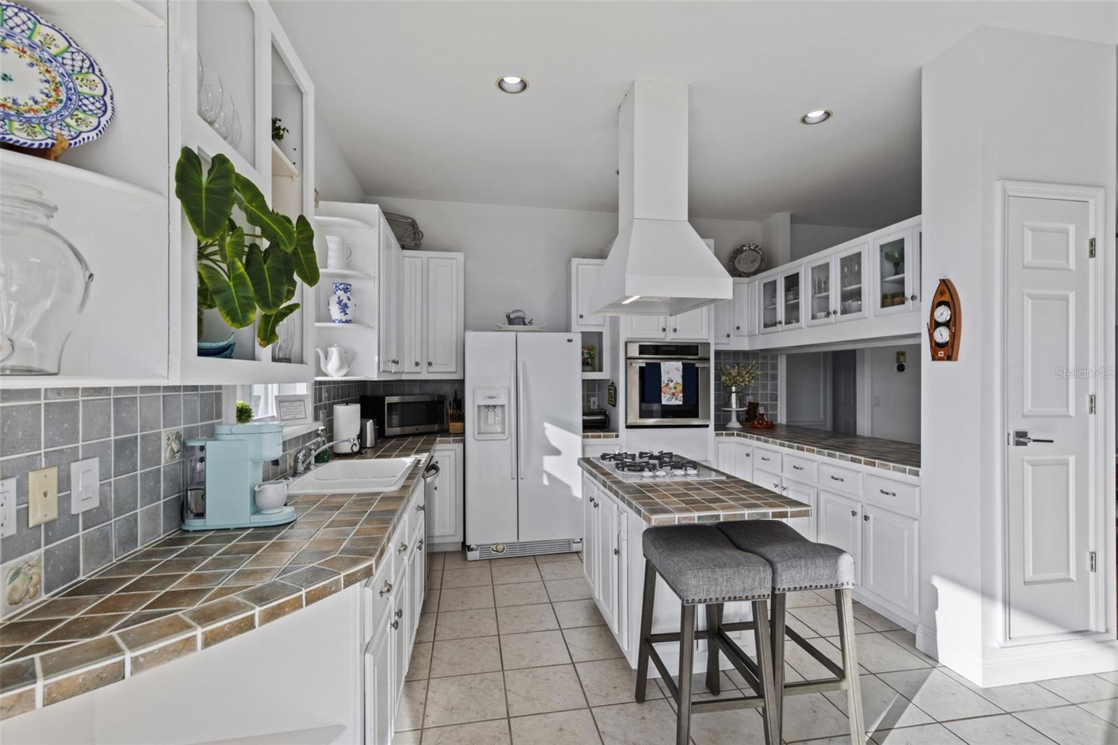 Image 10 of 49 For 2291 Palm Avenue