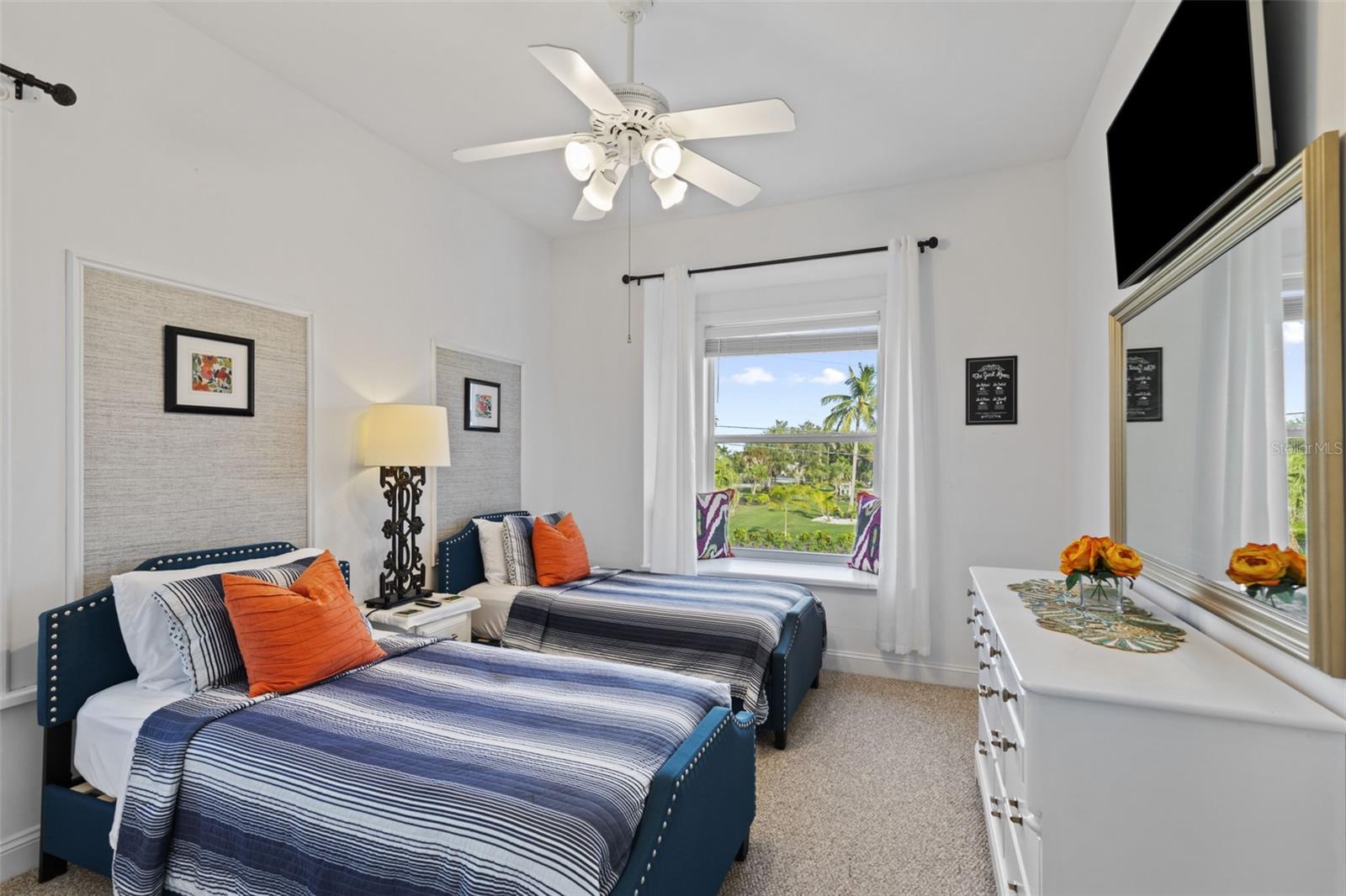 Image 15 of 49 For 2291 Palm Avenue