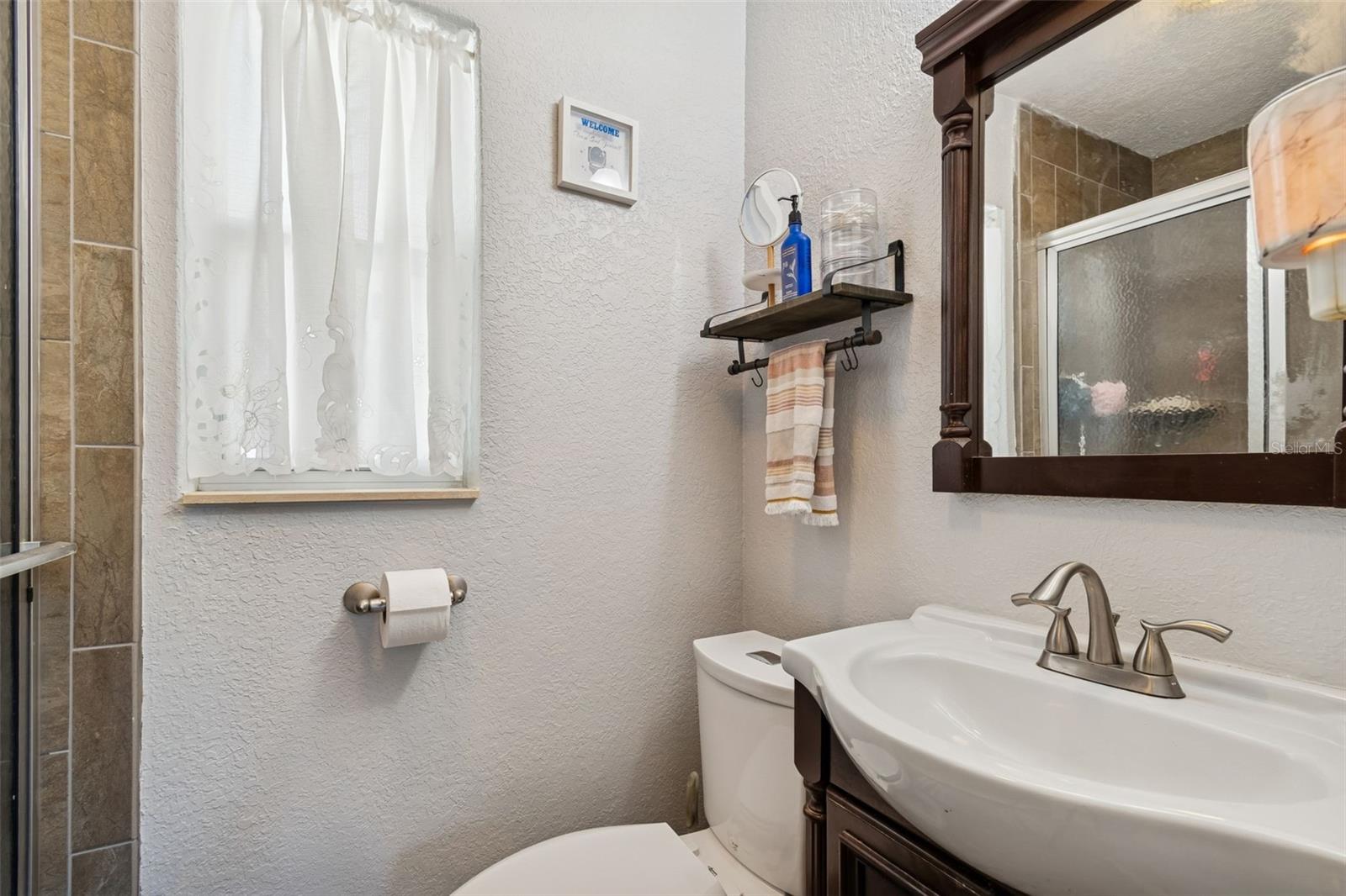 Listing photo id 27 for 6533 26th Street N