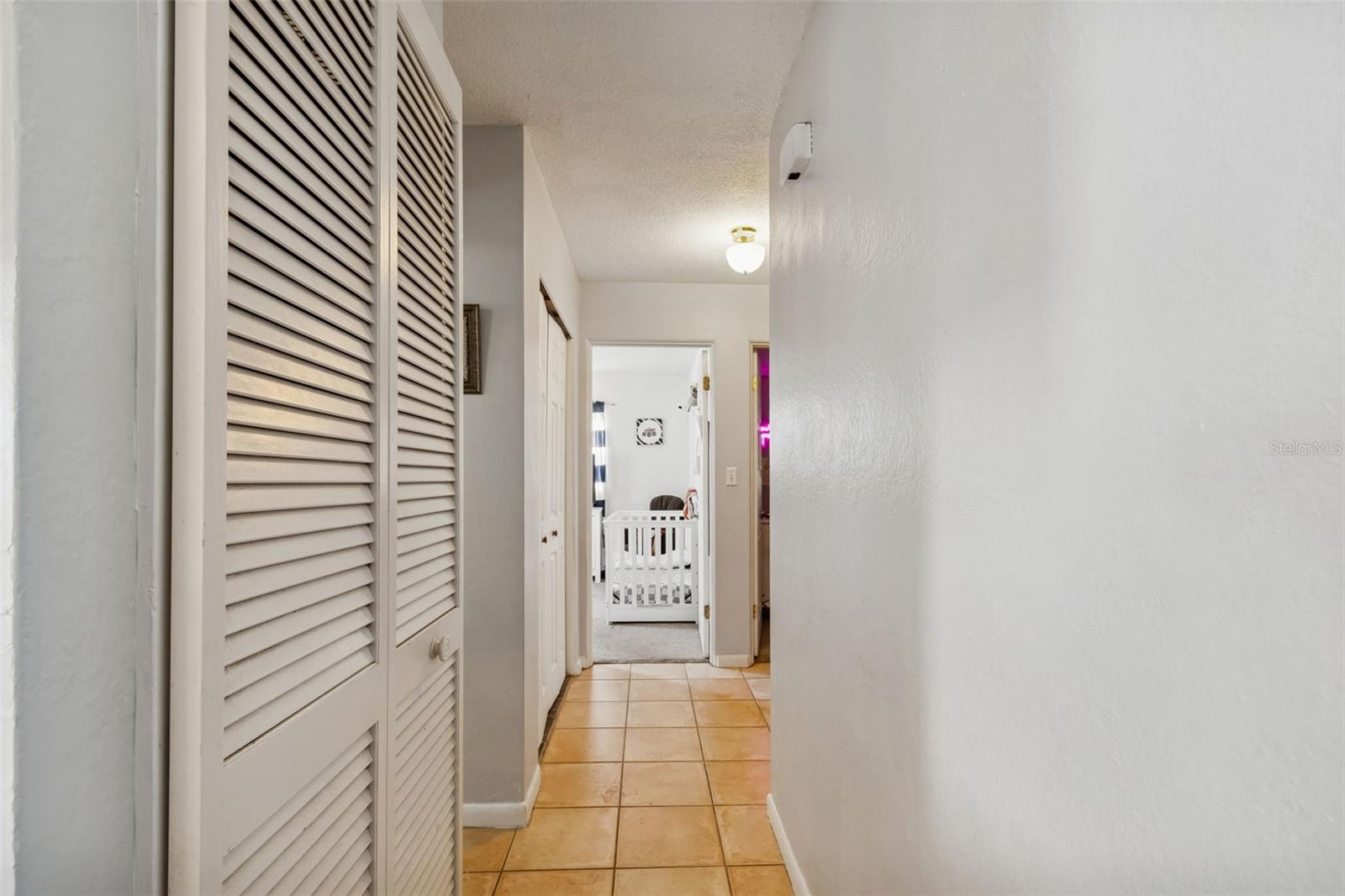 Listing photo id 29 for 6533 26th Street N