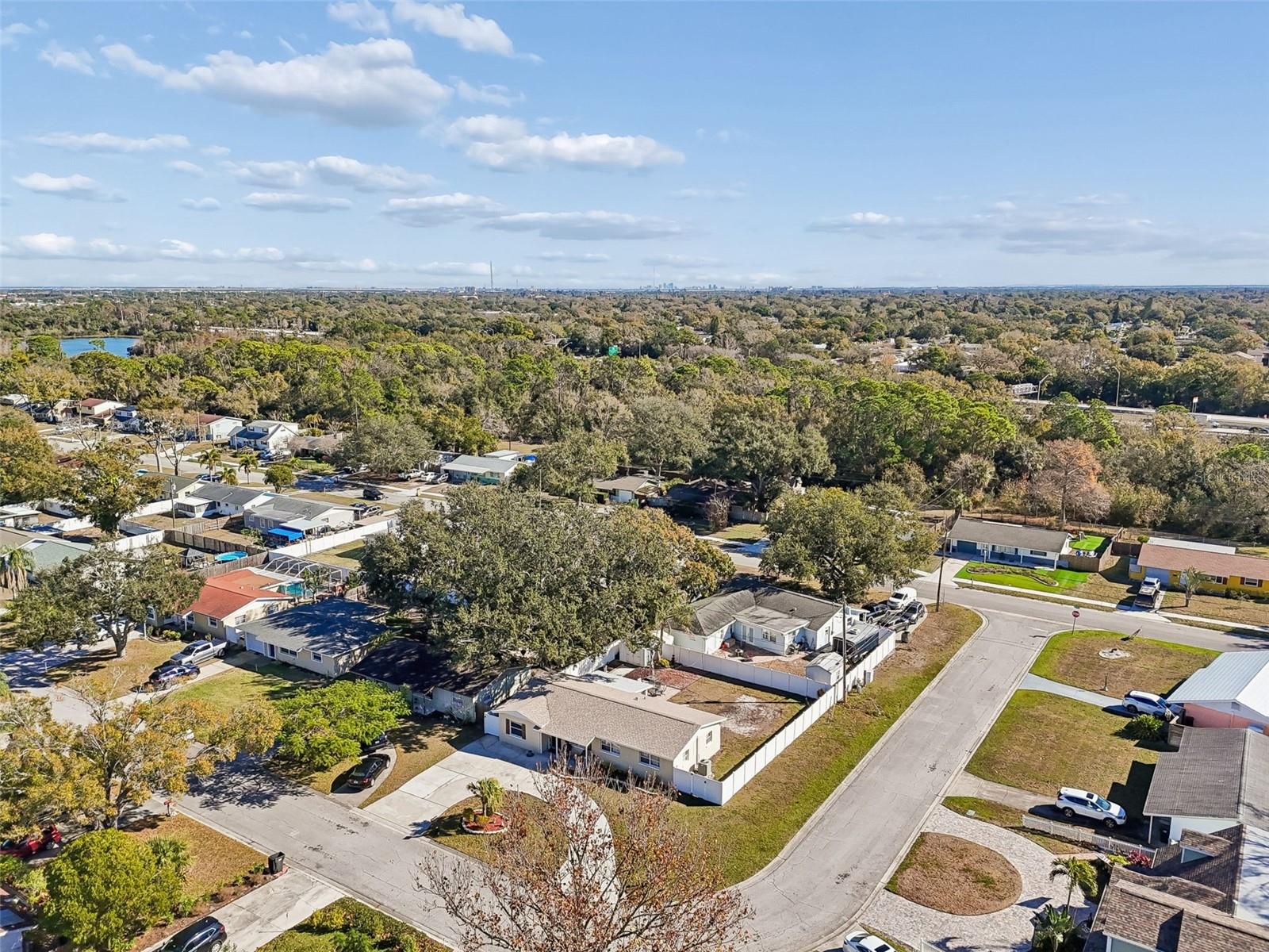 Listing photo id 52 for 6533 26th Street N