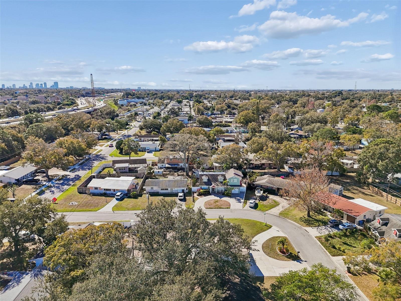 Listing photo id 55 for 6533 26th Street N