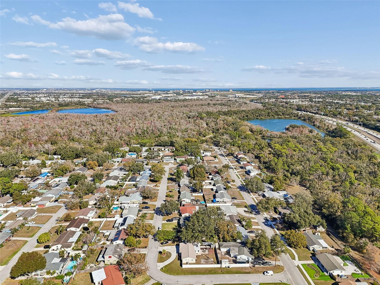 Listing photo id 60 for 6533 26th Street N