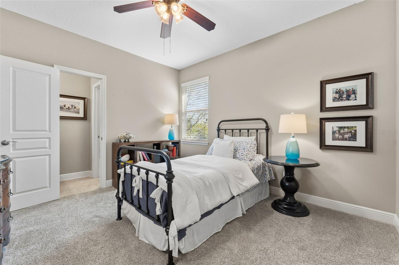 Image 36 of 72 For 11604 Splendid Lane