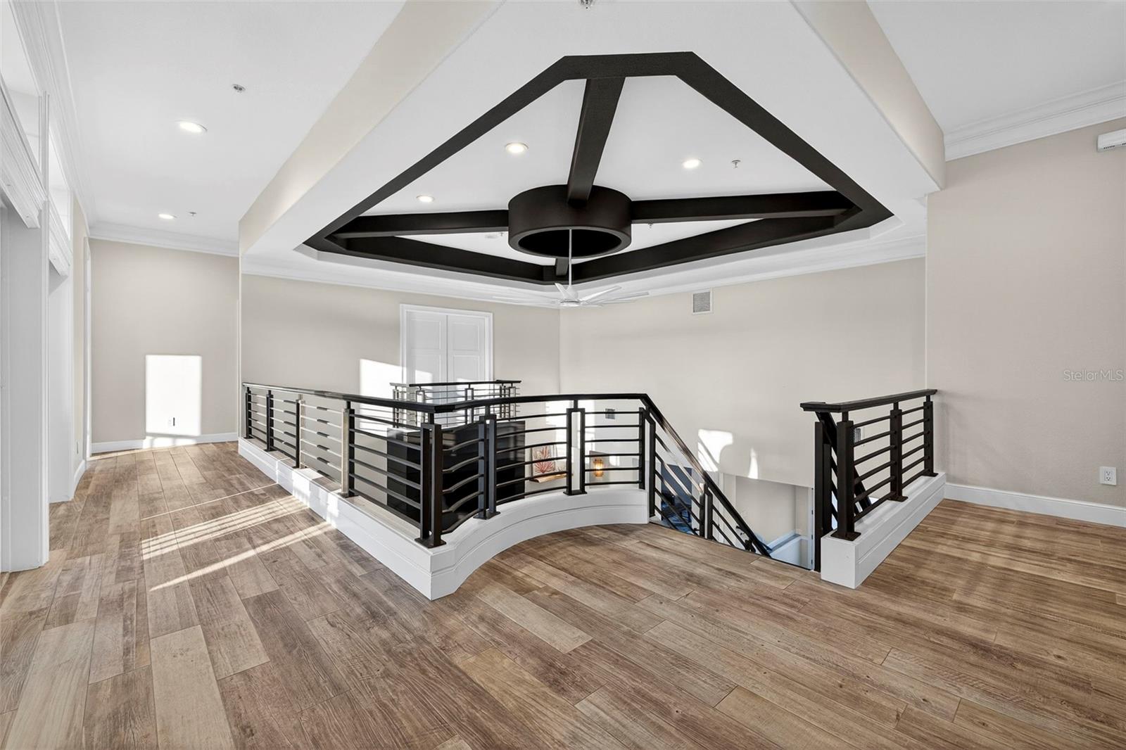 Image 28 of 68 For 8880 Commodore Drive