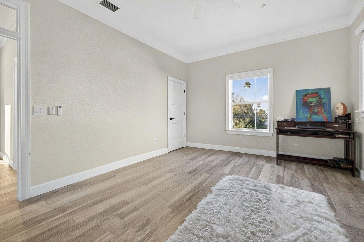 Image 33 of 68 For 8880 Commodore Drive