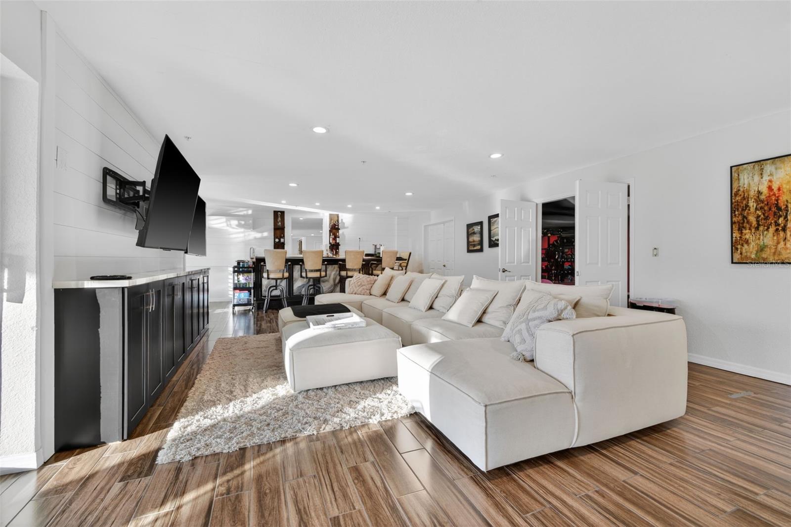 Image 36 of 68 For 8880 Commodore Drive