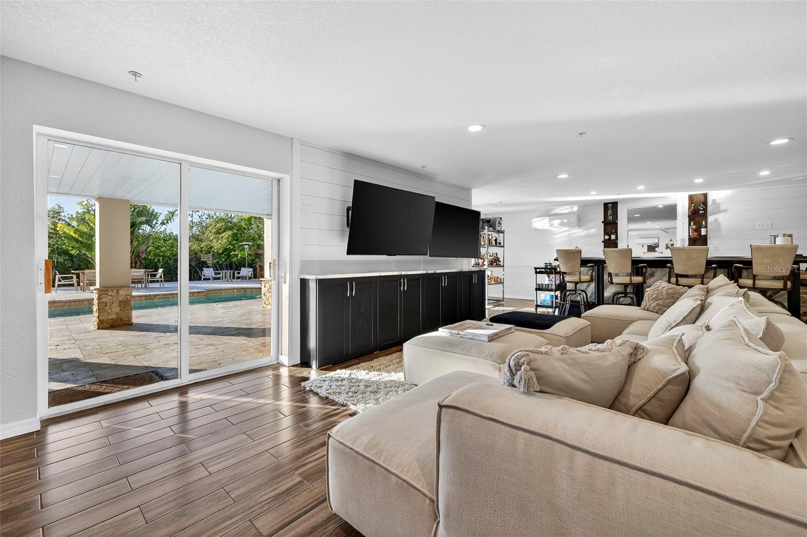 Image 37 of 68 For 8880 Commodore Drive