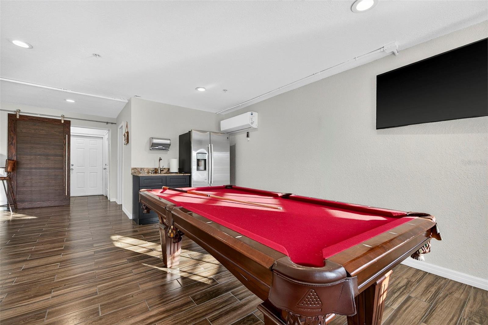 Image 41 of 68 For 8880 Commodore Drive