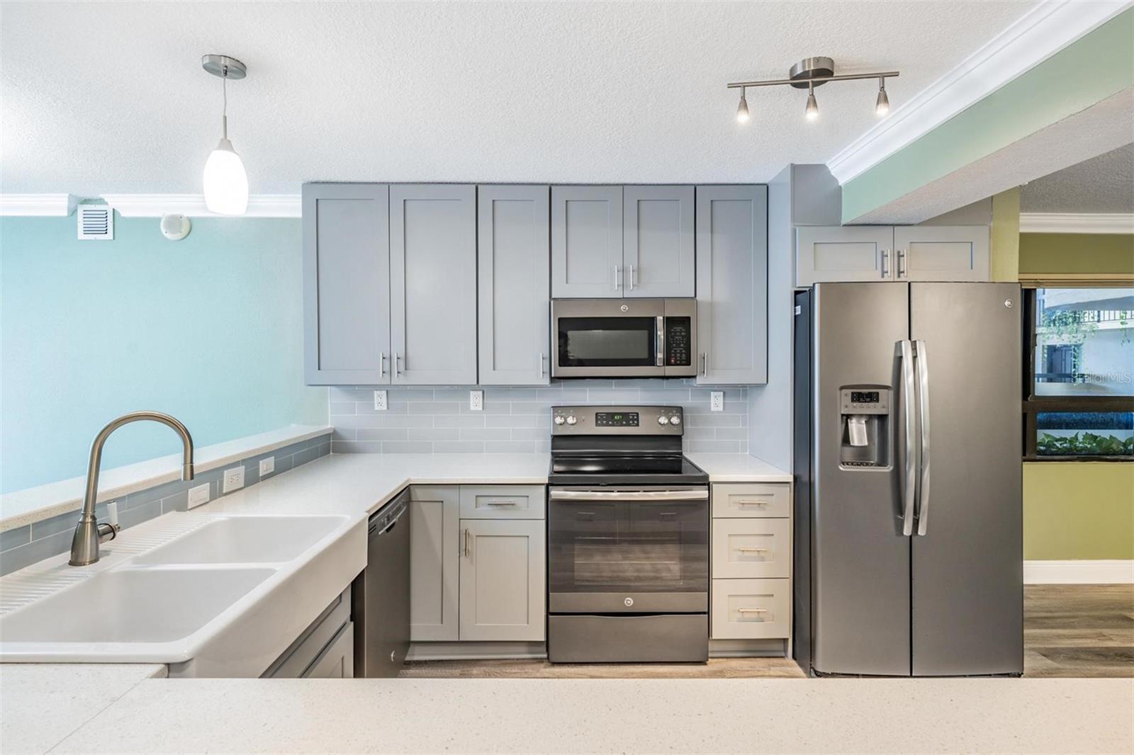 Image 10 of 36 For 2413 Bayshore Boulevard 1004