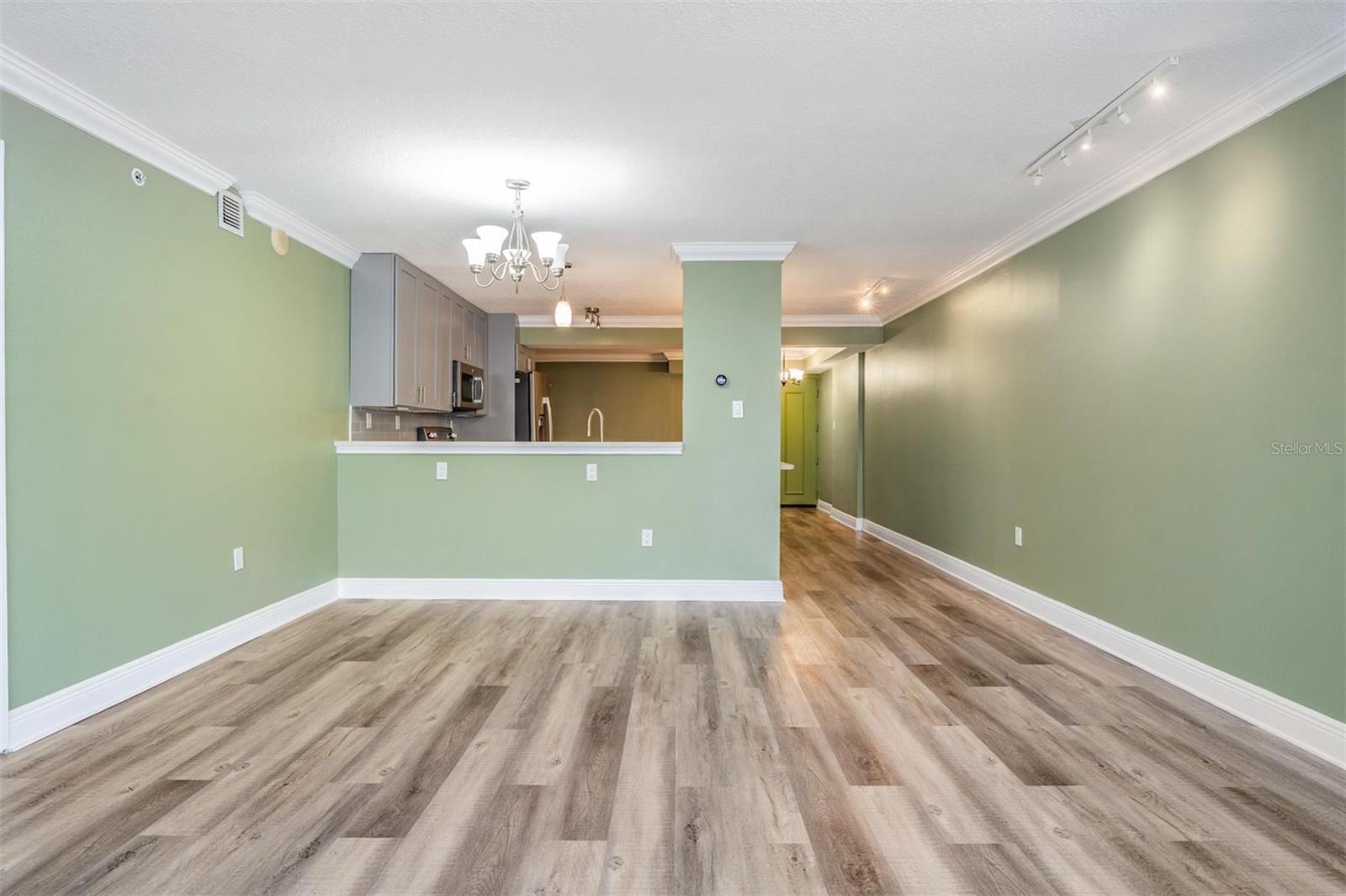 Image 11 of 36 For 2413 Bayshore Boulevard 1004