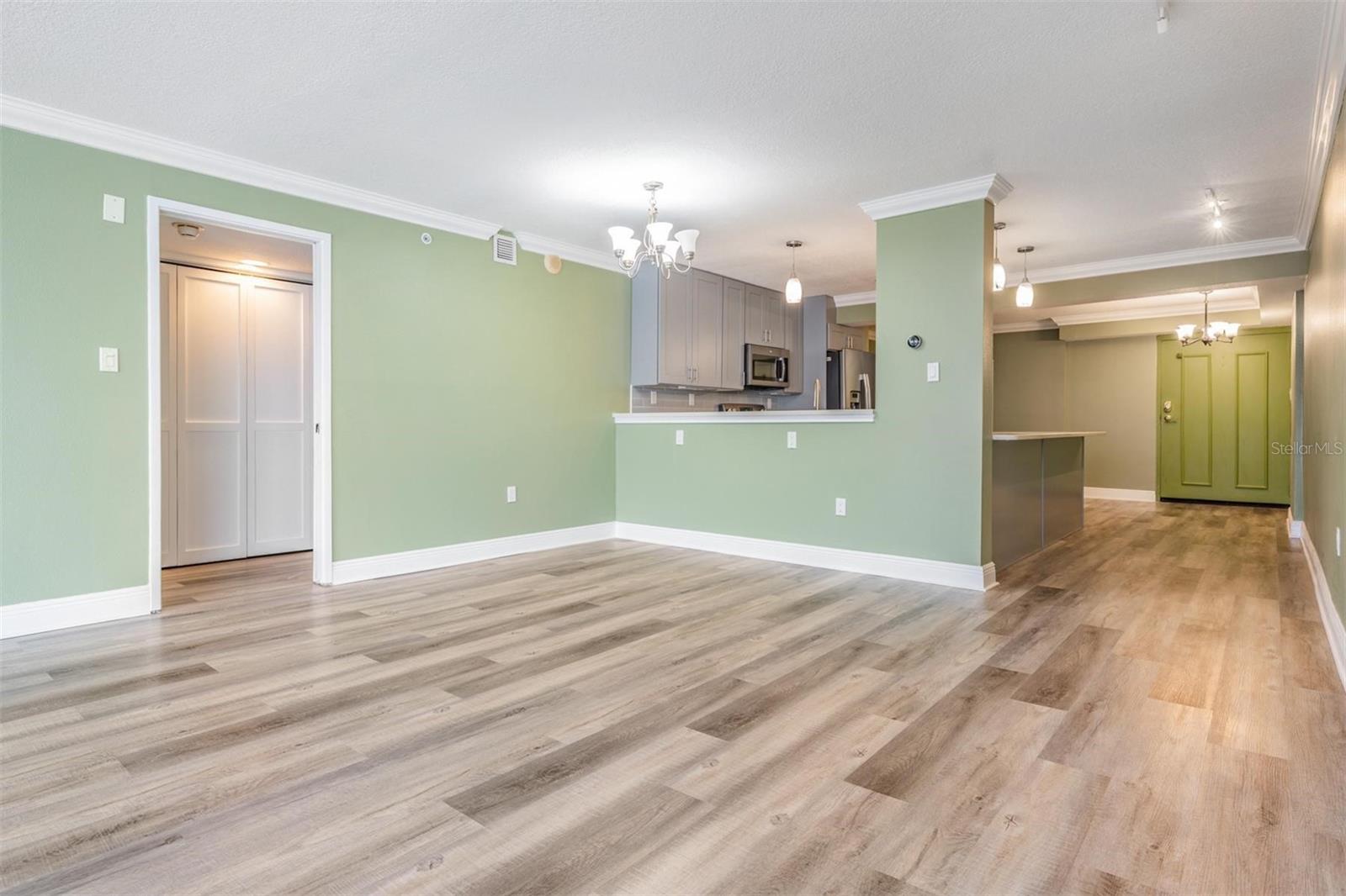 Image 12 of 36 For 2413 Bayshore Boulevard 1004