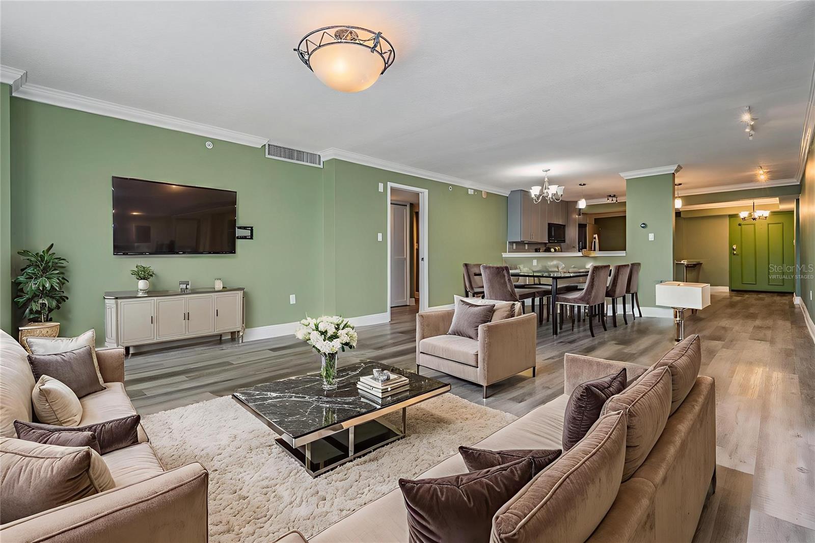 Image 13 of 36 For 2413 Bayshore Boulevard 1004