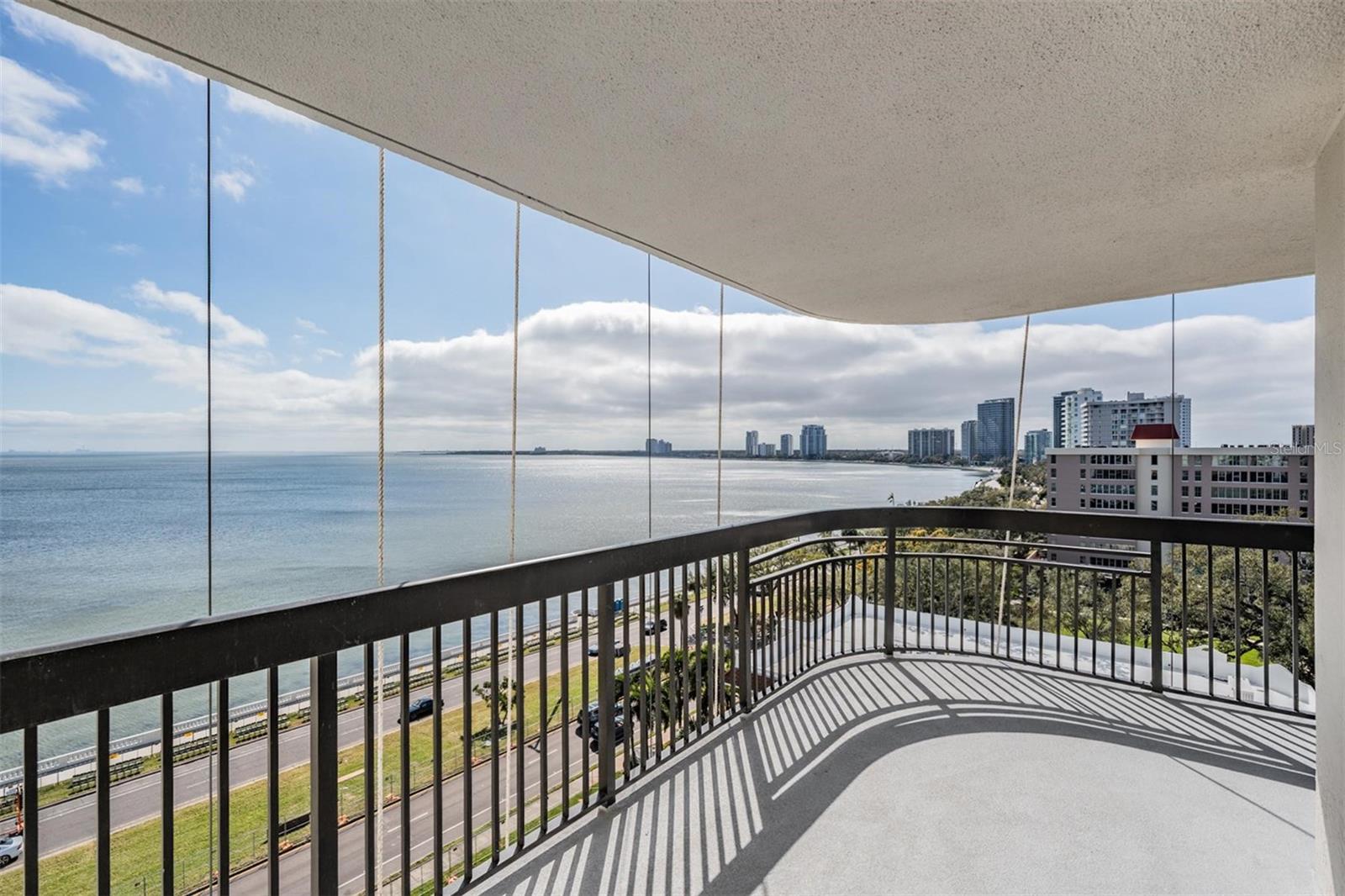 Image 20 of 36 For 2413 Bayshore Boulevard 1004