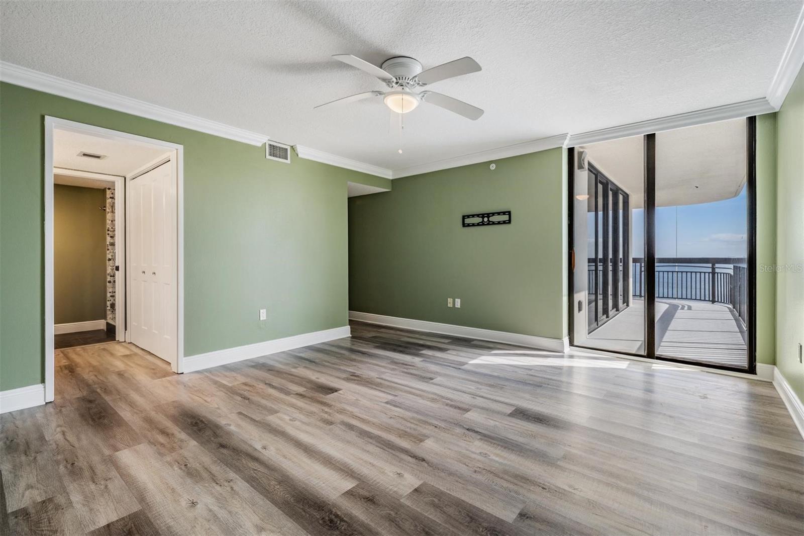 Image 24 of 36 For 2413 Bayshore Boulevard 1004