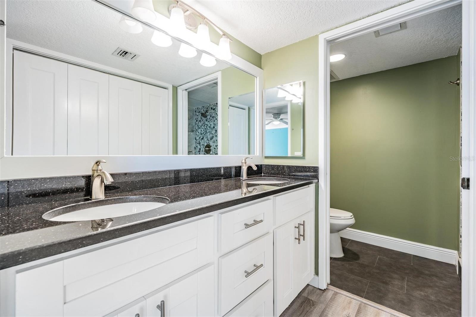 Image 26 of 36 For 2413 Bayshore Boulevard 1004