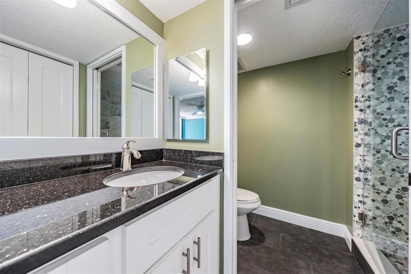 Image 27 of 36 For 2413 Bayshore Boulevard 1004