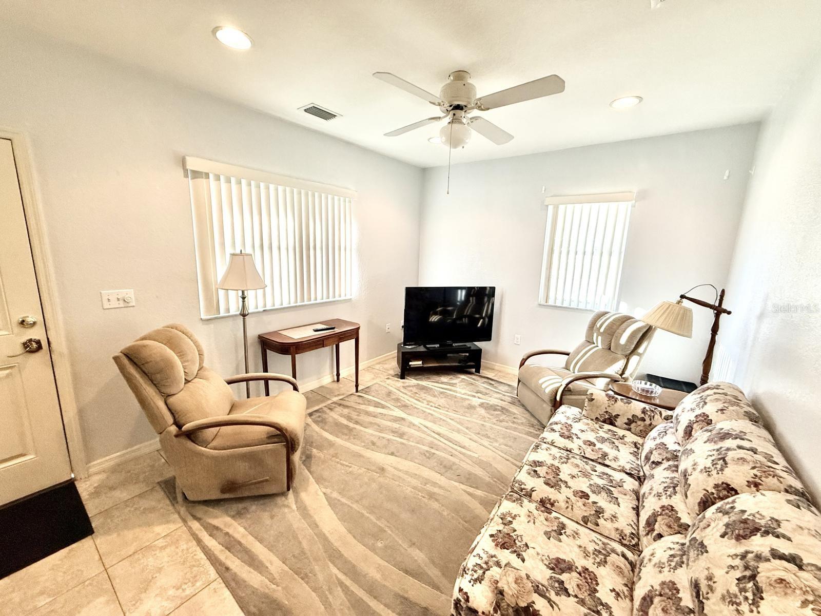 Image 4 of 17 For 1528 1-2 41st Avenue N