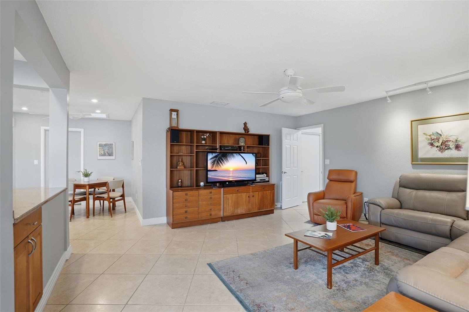 Image 16 of 55 For 2316 Shore Drive Se