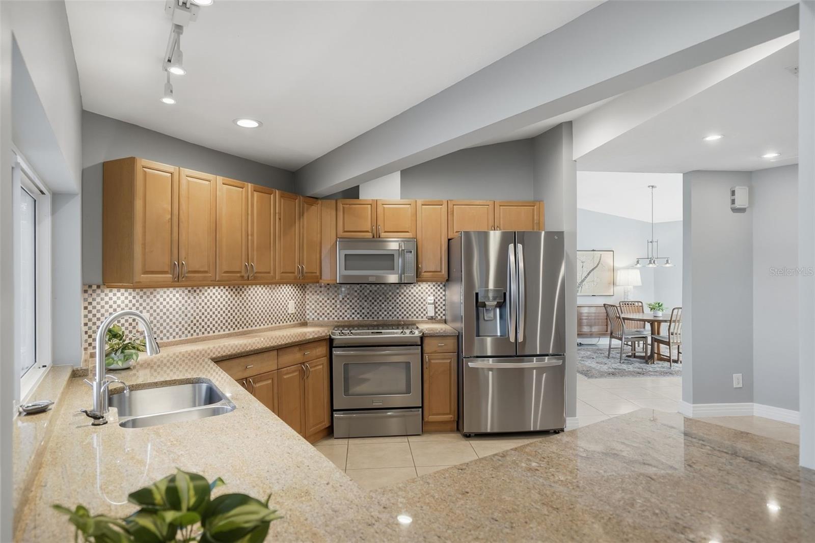 Image 19 of 55 For 2316 Shore Drive Se