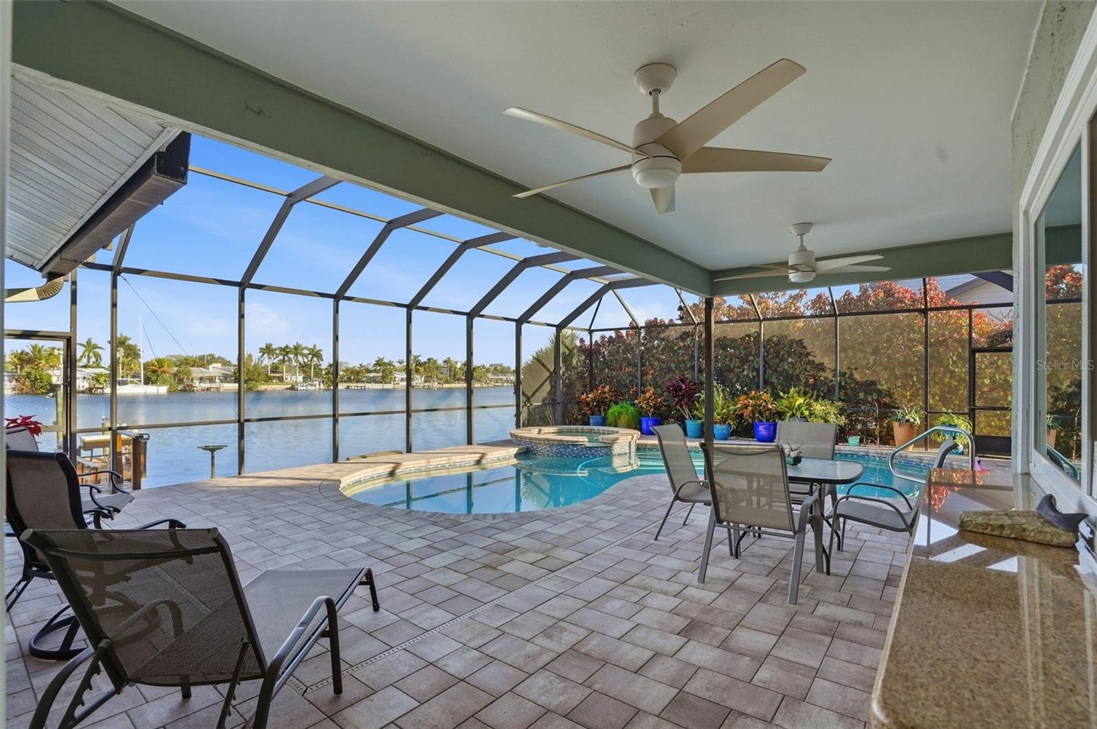 Image 7 of 55 For 2316 Shore Drive Se