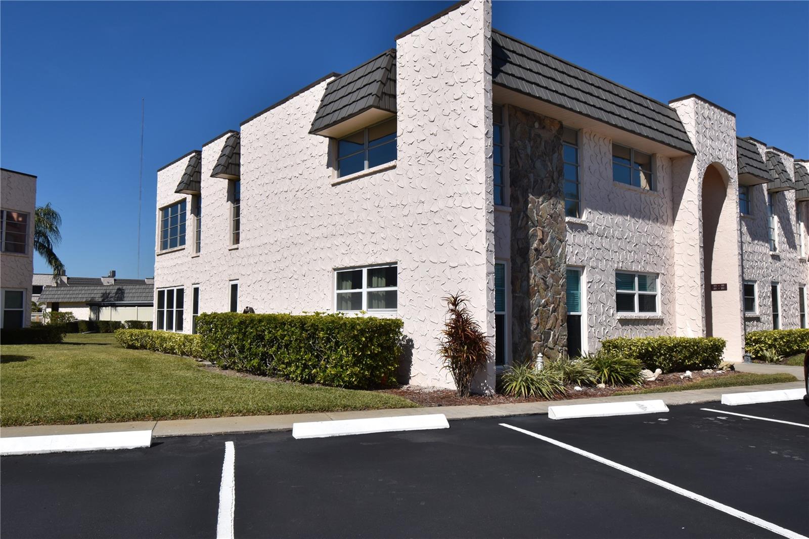 Image 58 of 62 For 121 Fernwood Circle 121