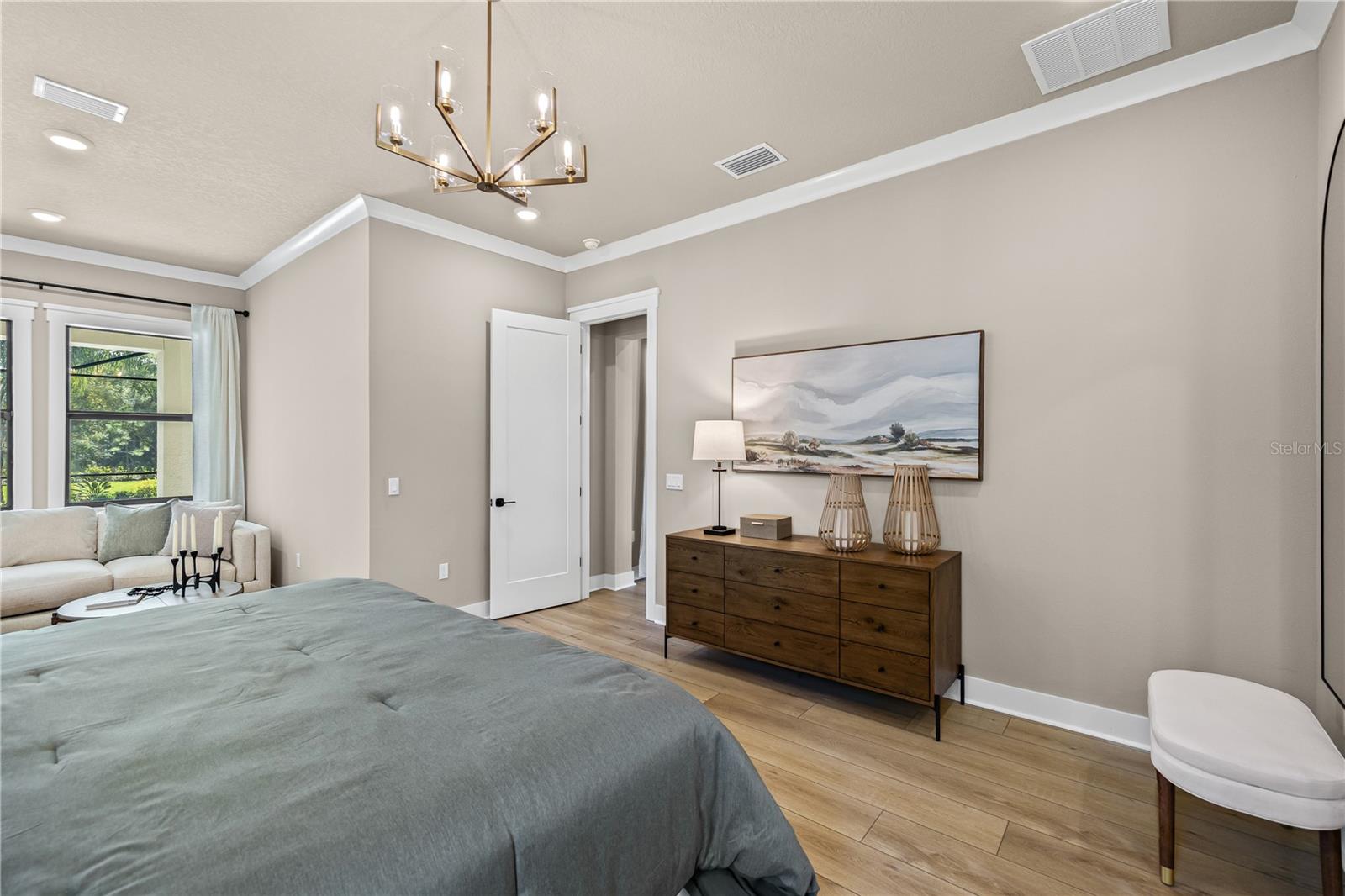 Image 20 of 26 For 709 Estates Boulevard