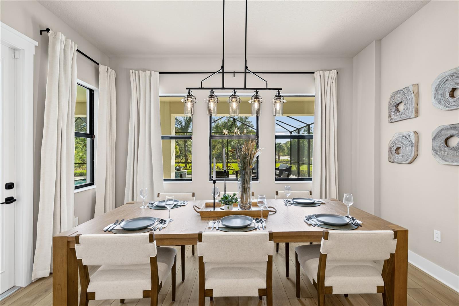 Image 9 of 26 For 709 Estates Boulevard