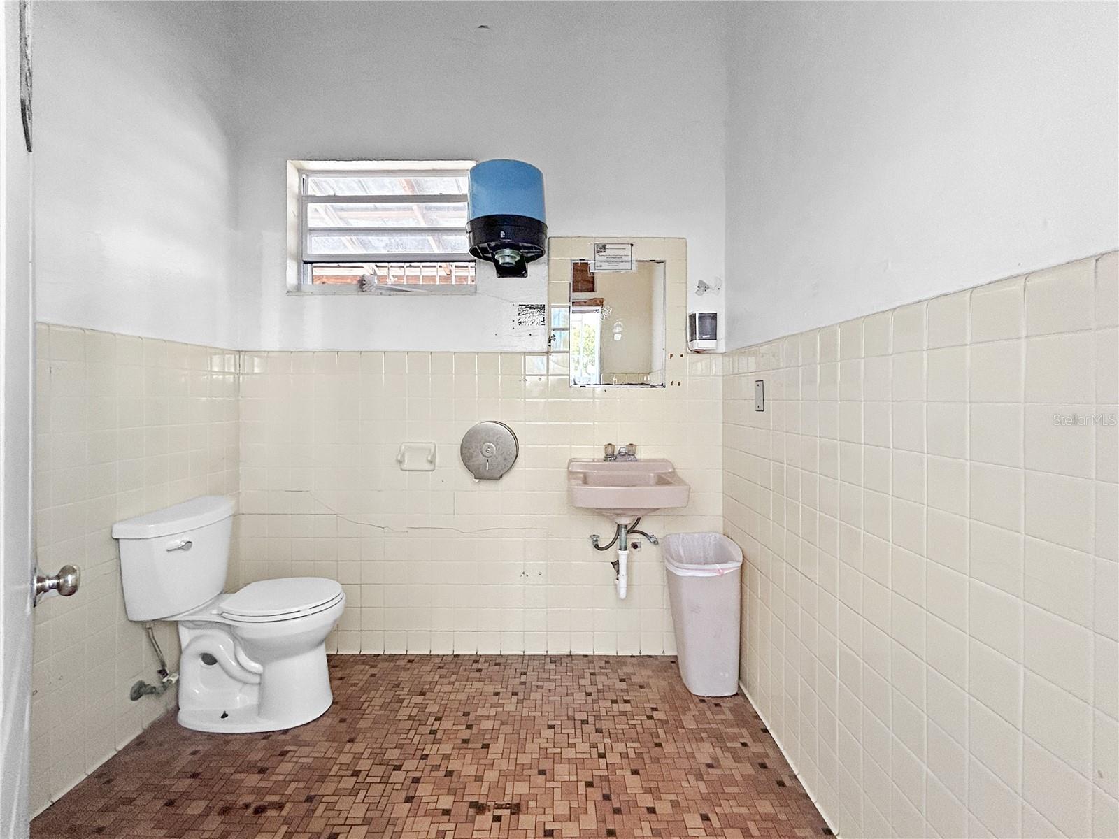 Image 19 of 33 For 4 Pinellas Avenue