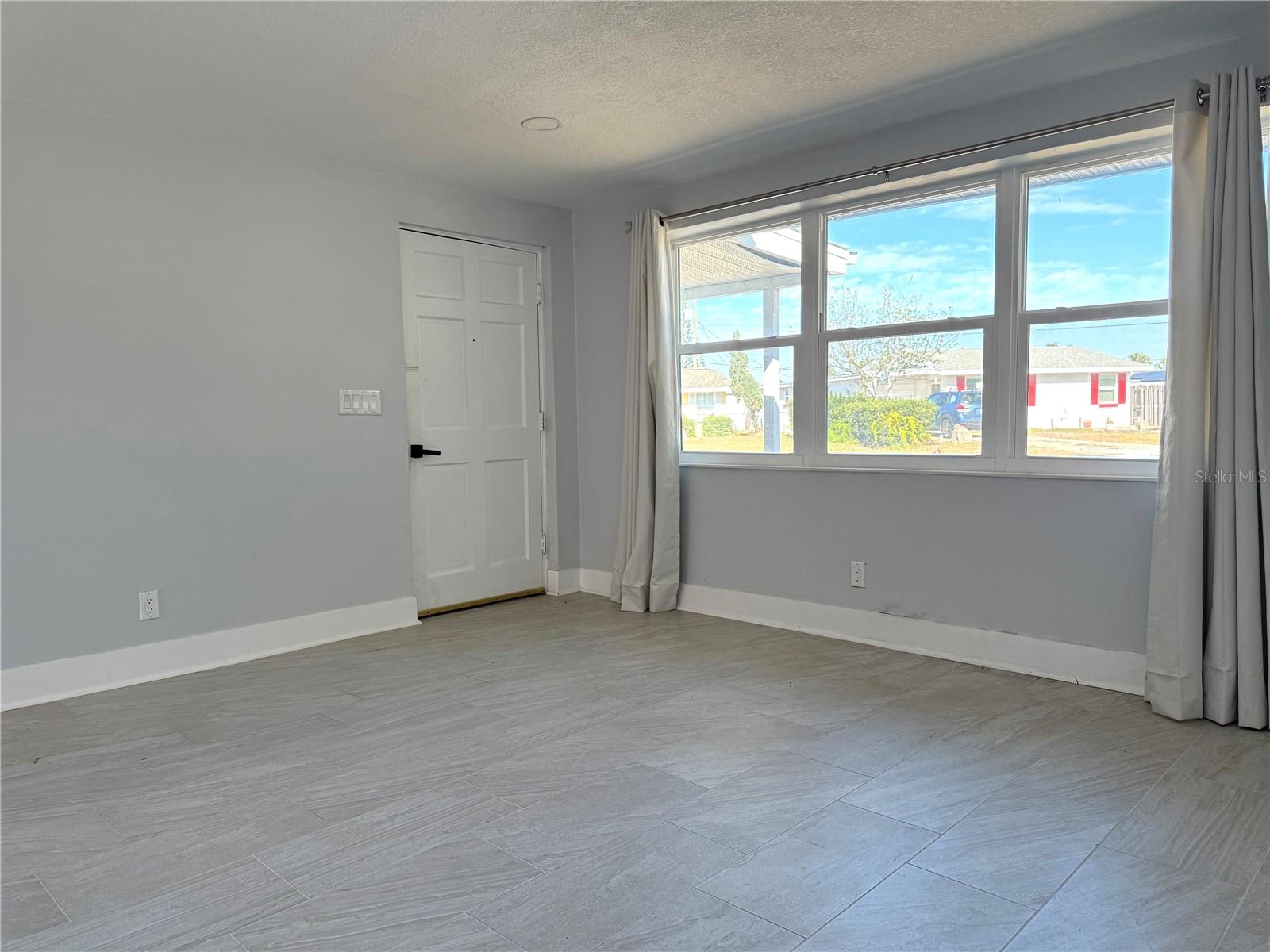 Image 2 of 12 For 26 Hibiscus Drive