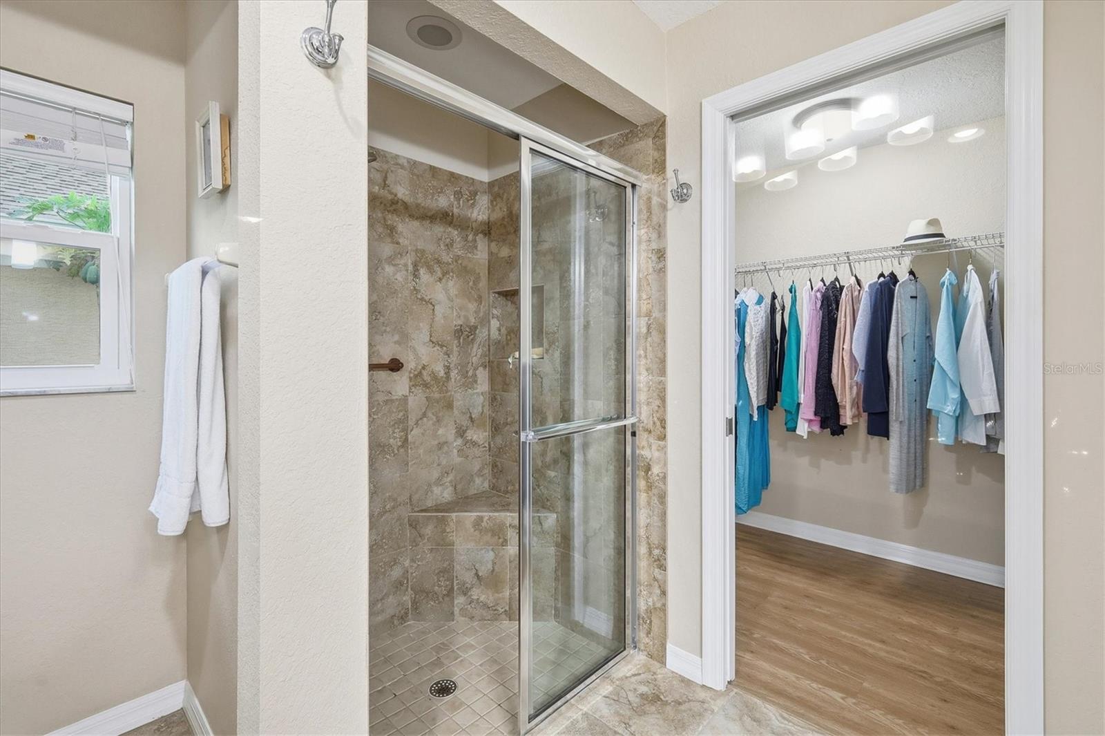 Image 19 of 38 For 12710 Lake Side Drive