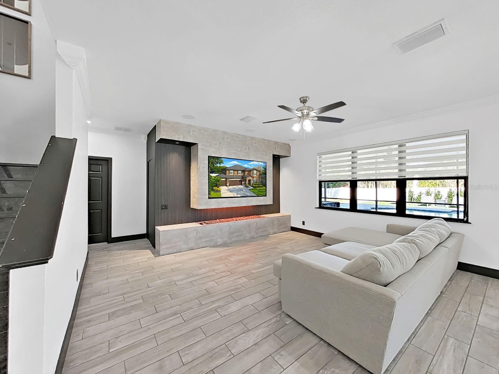 Image 11 of 49 For 2202 Landside Drive