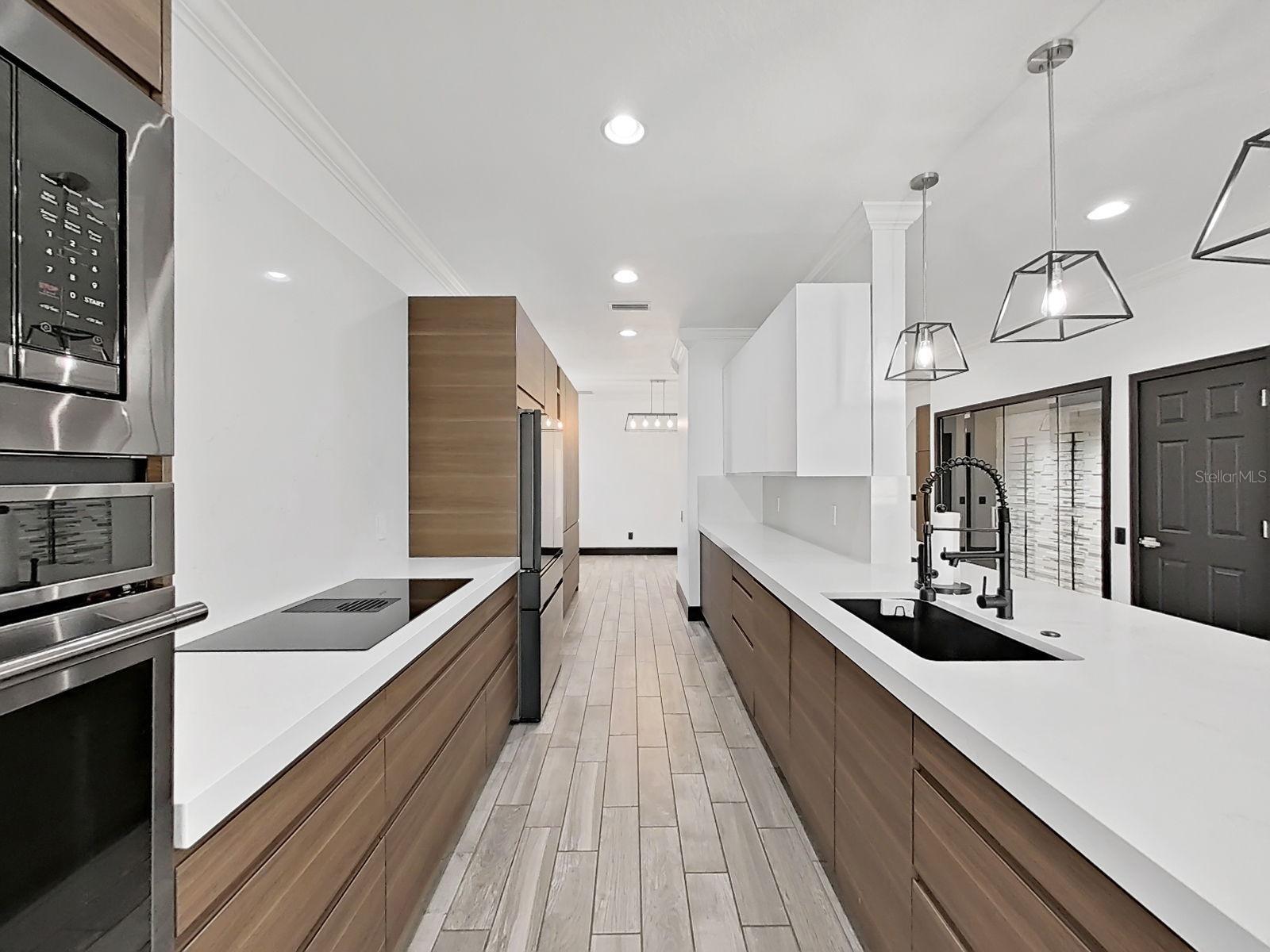 Image 20 of 49 For 2202 Landside Drive