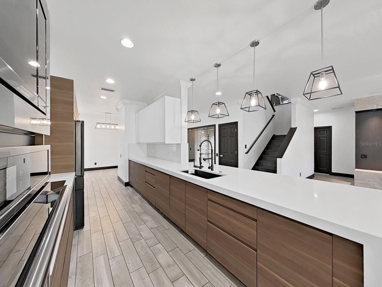 Image 22 of 49 For 2202 Landside Drive