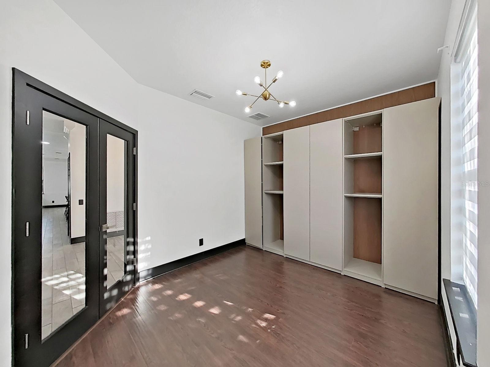 Image 25 of 49 For 2202 Landside Drive