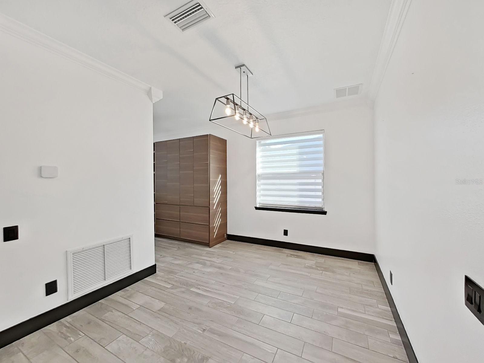 Image 26 of 49 For 2202 Landside Drive