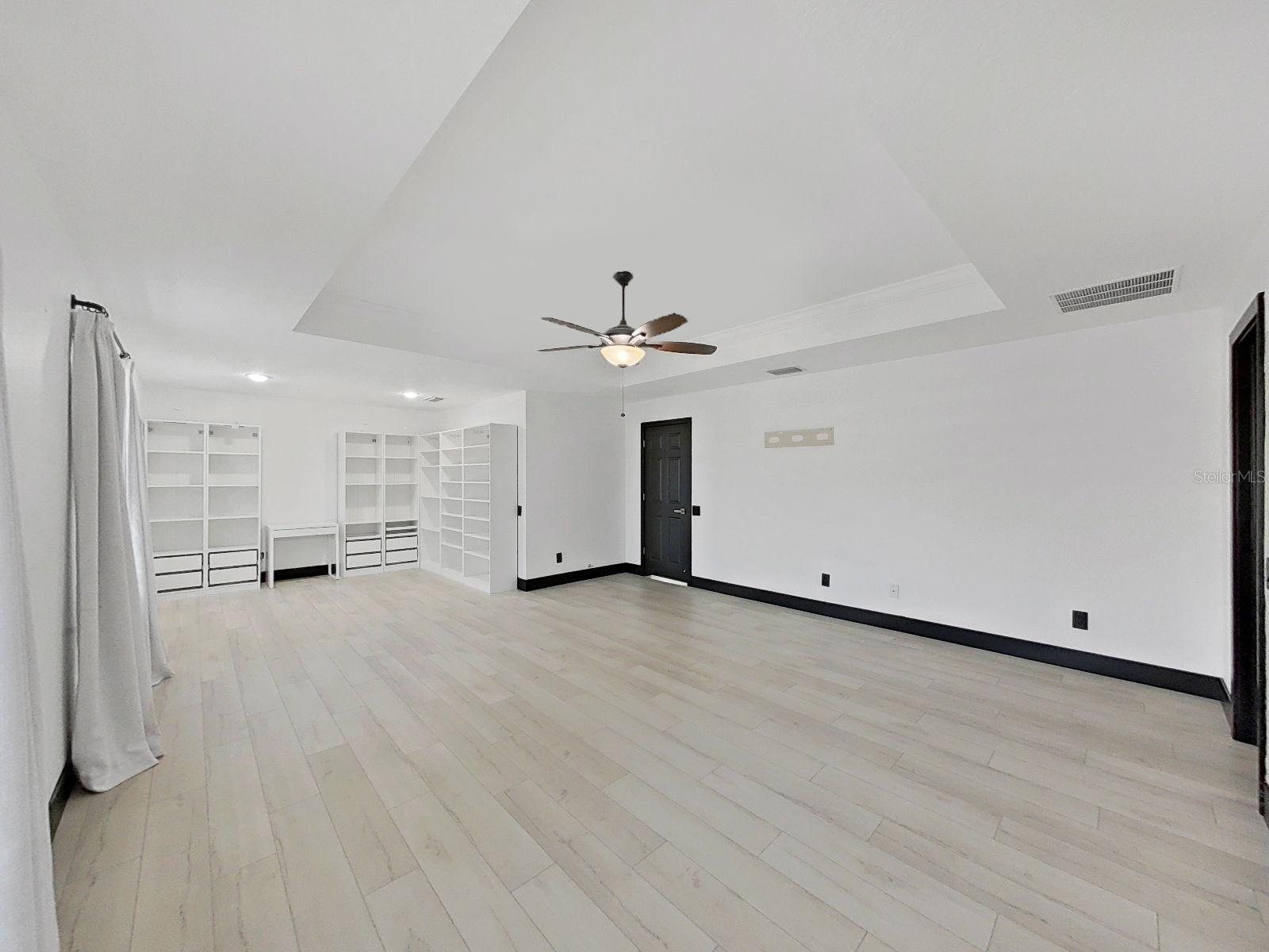 Image 33 of 49 For 2202 Landside Drive