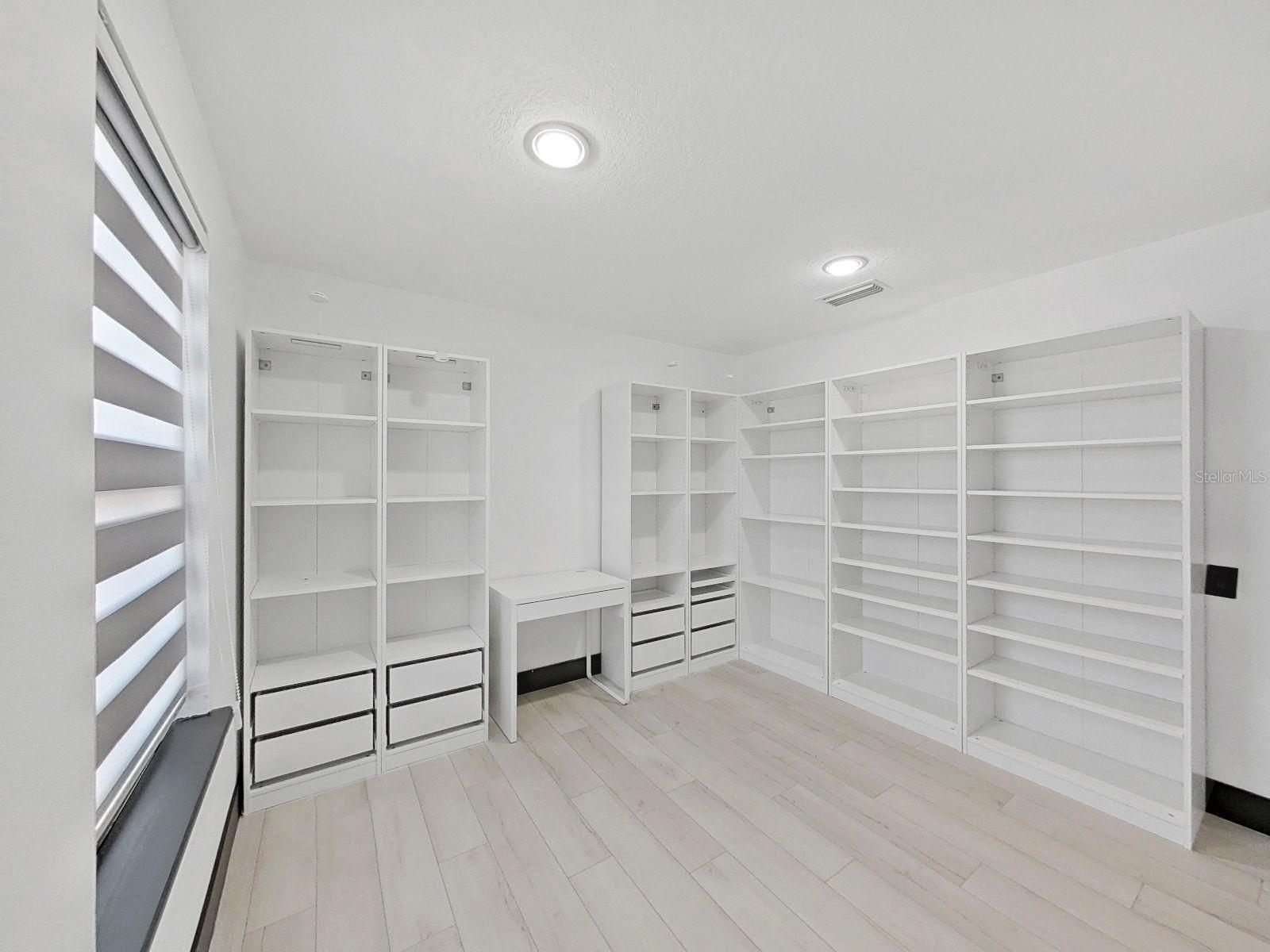 Image 35 of 49 For 2202 Landside Drive