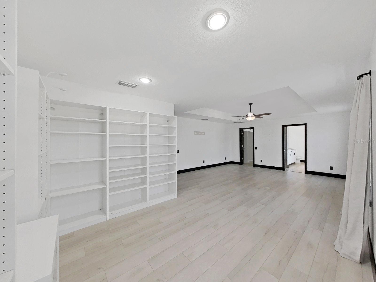 Image 36 of 49 For 2202 Landside Drive