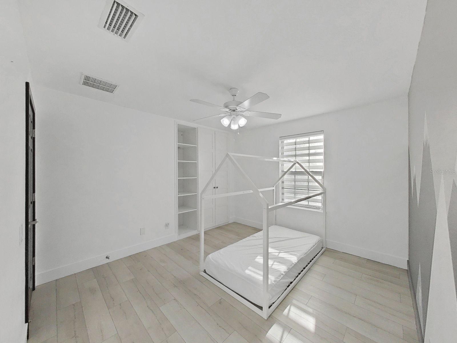 Image 43 of 49 For 2202 Landside Drive