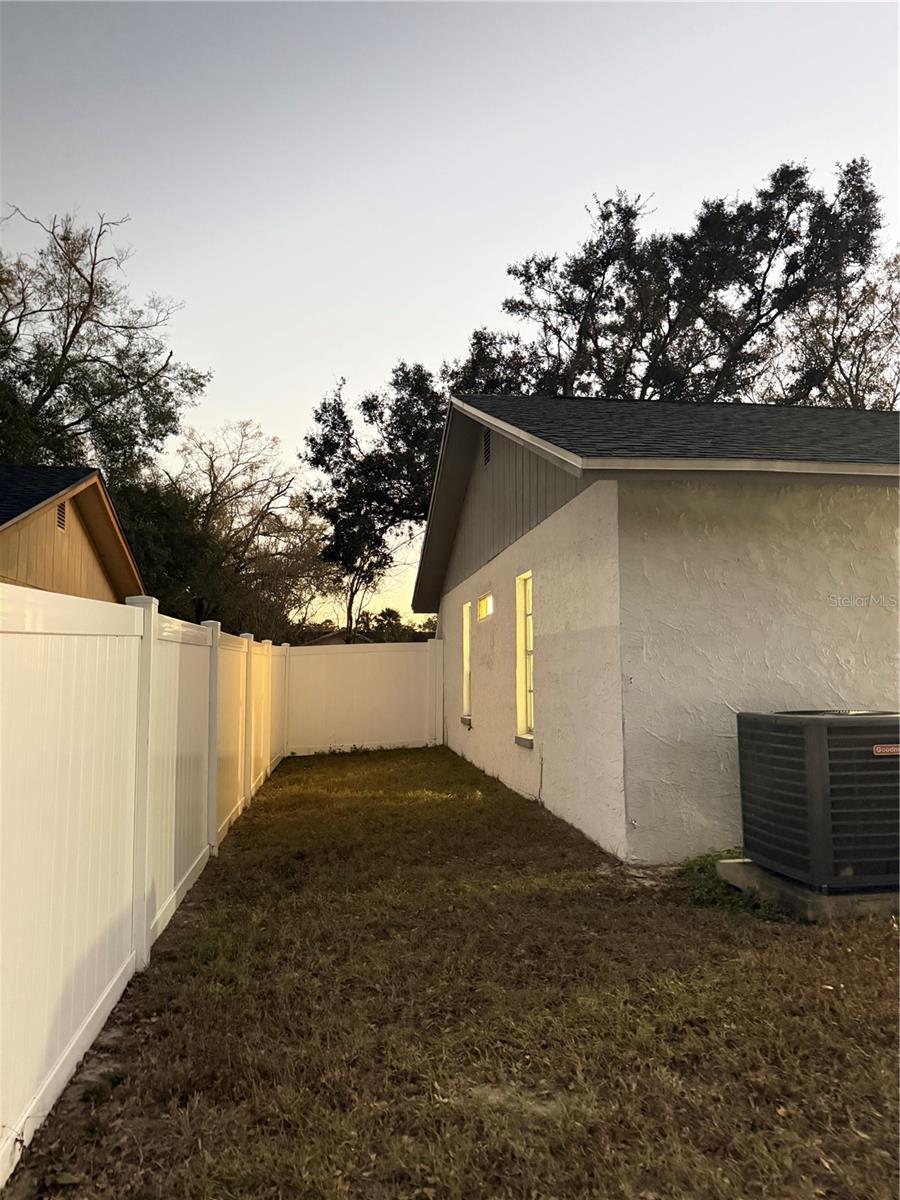 Image 14 of 43 For 7516 Sanibel Circle