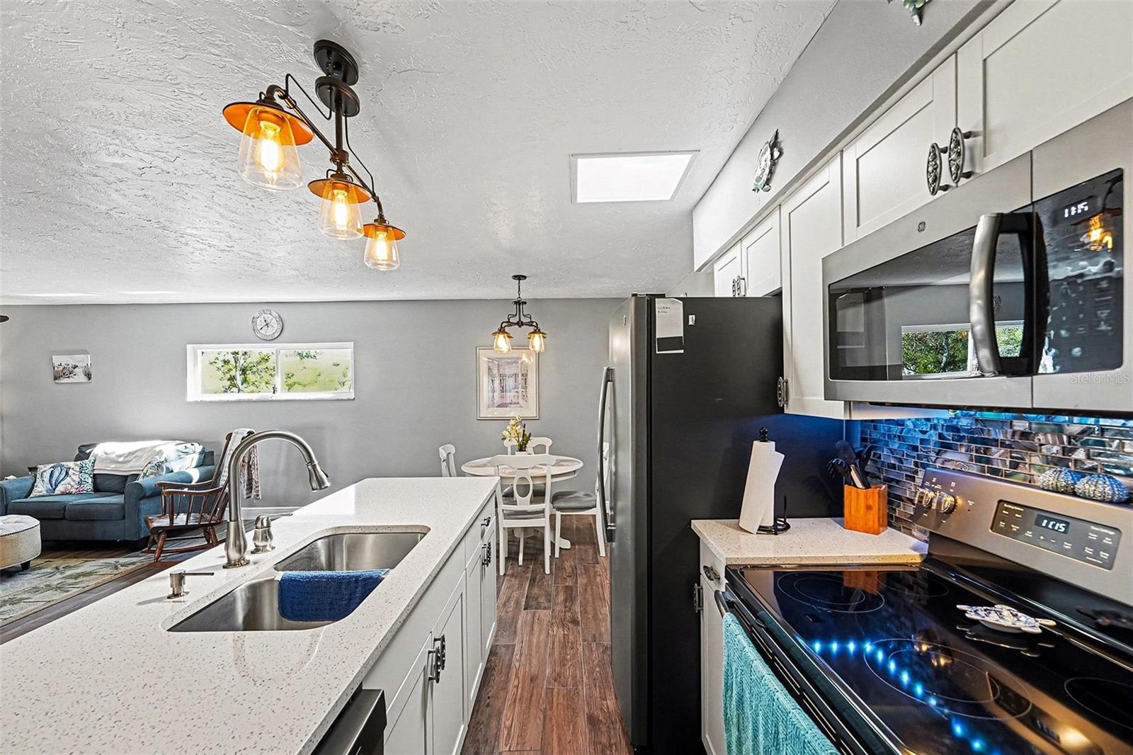 Image 10 of 26 For 250 Rosery Road Nw 219